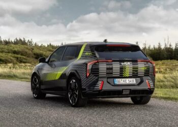 “Вбивця” легендарного Golf R тепер електричний: Kia показала свій найгарячіший хетчбек