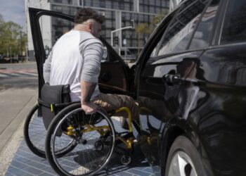 Ветерани з інвалідністю отримають до 70 000 грн на переобладнання авто