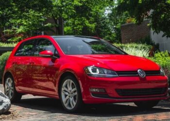 Які найпопулярніші бензинові авто вересня