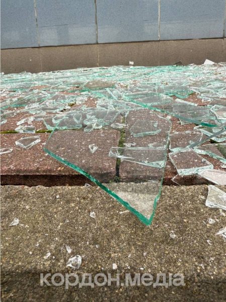 Наслідки влучань БпЛА у Сумах: є прильоти на подвірʼї дитсадка та по залізниці