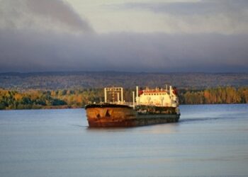 Ціна російської нафти впала нижче $50 за барель