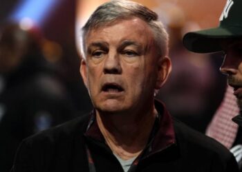 Тренер здивував вибором суперника для Усика