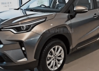 Дешевий економічний кросовер Toyota показали в новому вигляді