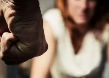 На Сумщині до 1 року позбавлення волі засуджено чоловіка за побиття дружини