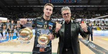 ФОТО. Олег Плотницький отримав дві індивідуальні нагороди