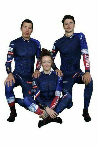 ФОТО. З Жульєю Сімон: Франція презентувала форму на сезон 2025/26