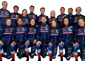 ФОТО. З Жульєю Сімон: Франція презентувала форму на сезон 2025/26