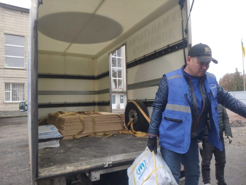 Гуманітарна місія “Проліска” допомогла матеріалами школі на Конотопщині, яка постраждала від російського обстрілу