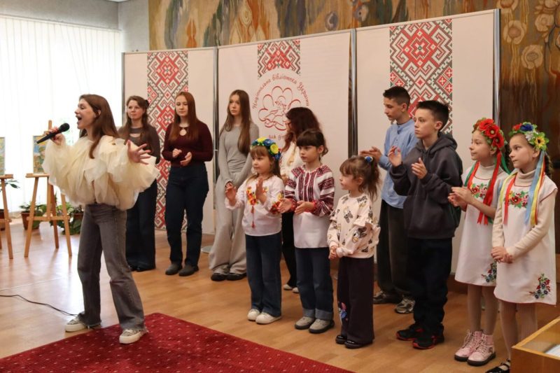 Юна художниця з Ромен перемогла у Всеукраїнському конкурсі дитячого малюнка
