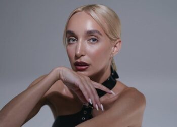 Мандзюк поїхала до Польщі в одязі з Бандерою та потрапила під масовий осуд