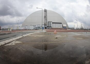 Навмисна атака Росії на укриття ЧАЕС: експерт розповів про загрози витоку радіації в Зоні
