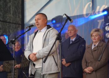 ОХТИРКА ТА МОСТИСЬКА ПЛІЧ-О-ПЛІЧ