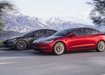 Ось скільки кілометрів може проїхати електрокар Tesla лише з 1% заряду