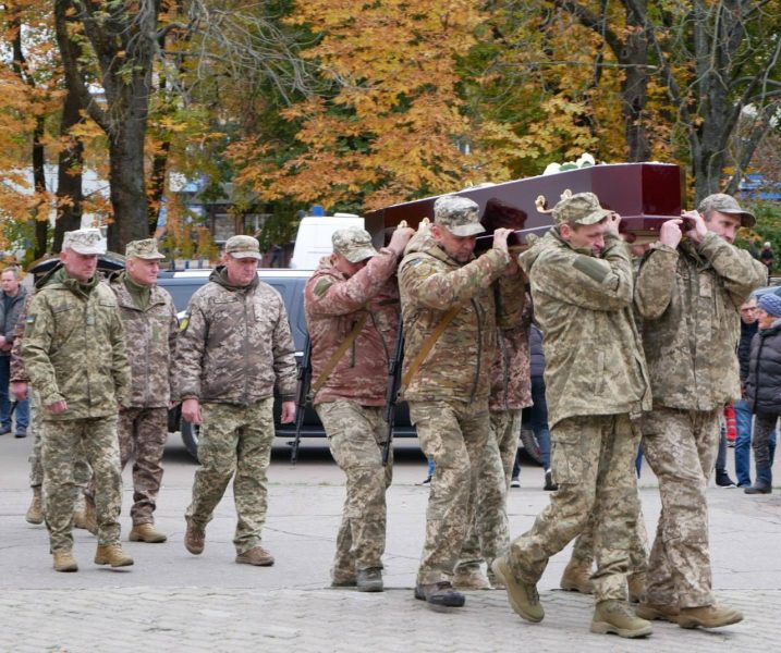 Роменська громада попрощалася з Героєм – підполковником Антоном Борковим