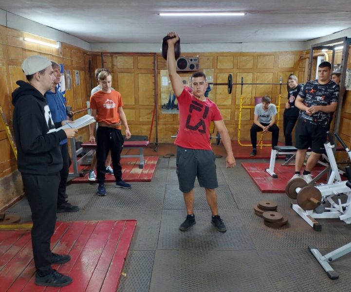 У Конотопі пройшли змагання з гирьового спорту