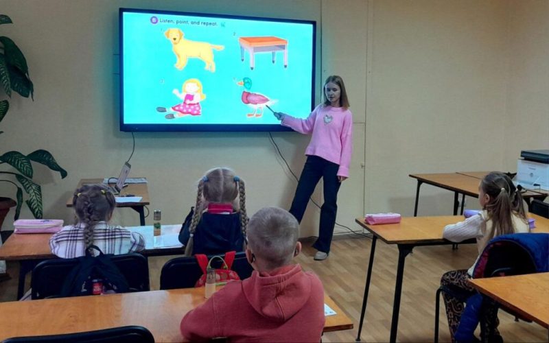 У Конотопі тривають безкоштовні курси англійської мови для дітей і дорослих