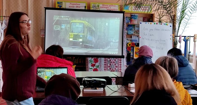 У Конотопі тривають безкоштовні заняття з англійської в бібліотеці