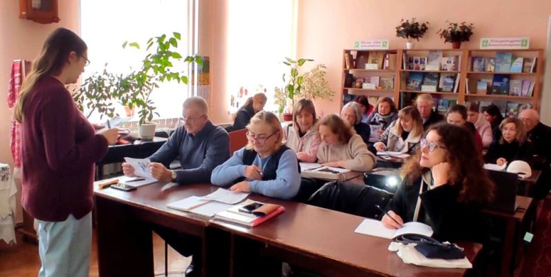У Конотопі тривають безкоштовні заняття з англійської в бібліотеці