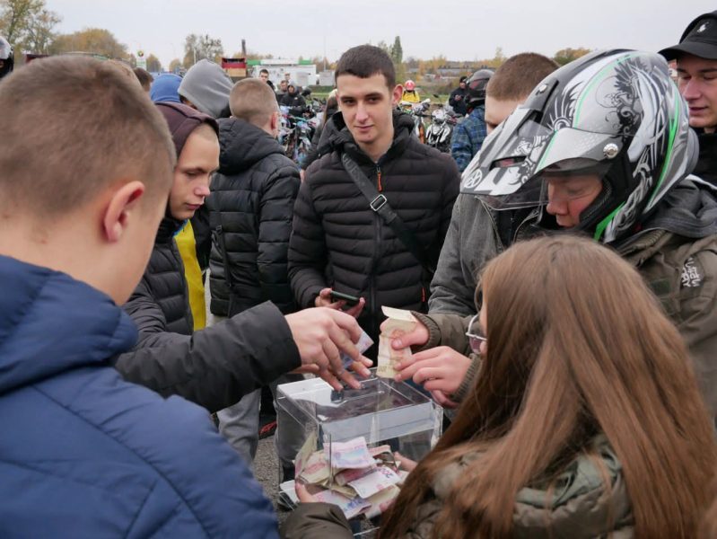 У Ромнах відбувся мотопробіг на честь Захисників України