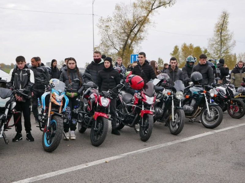 У Ромнах відбувся мотопробіг на честь Захисників України