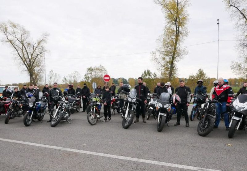 У Ромнах відбувся мотопробіг на честь Захисників України