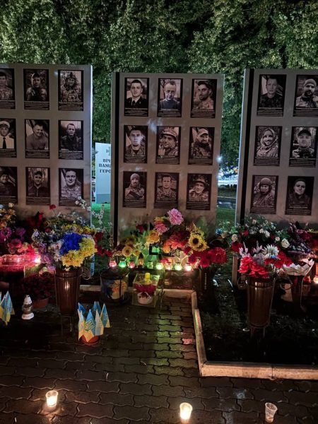 У Ромнах вшанували пам’ять загиблих захисників свічками пам’яті