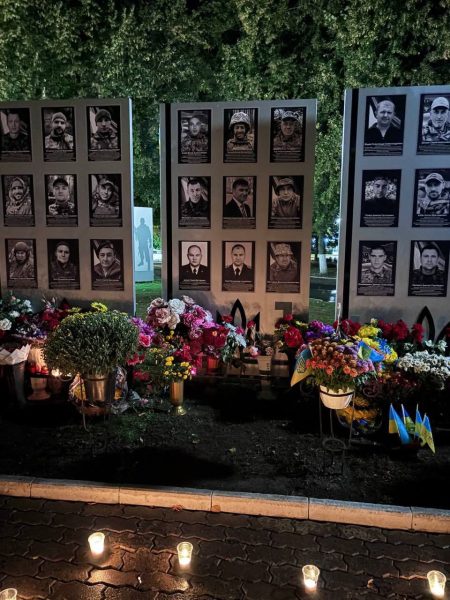 У Ромнах вшанували пам’ять загиблих захисників свічками пам’яті