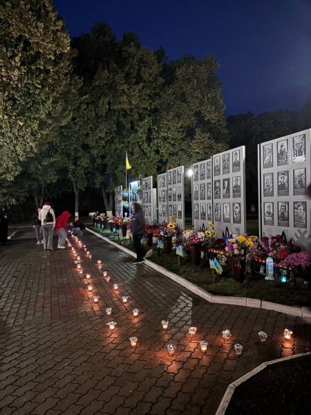 У Ромнах вшанували пам’ять загиблих захисників свічками пам’яті