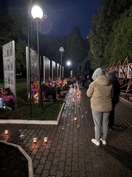 У Ромнах вшанували пам’ять загиблих захисників свічками пам’яті