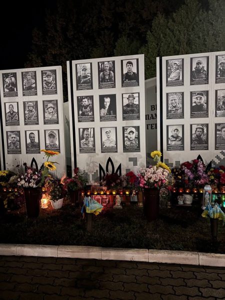 У Ромнах вшанували пам’ять загиблих захисників свічками пам’яті