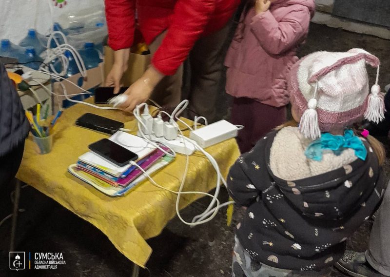 У Шостці сьогодні працювало 125 пунктів незламності. Після закінчення комендантської години вони продовжать роботу