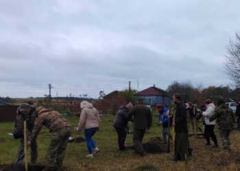 У Шосткинському районі заклали  «Сад Перемоги та Пам’яті»