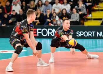 ВІДЕО. Плотницький відмовився тиснути руку росіянам у волейболі