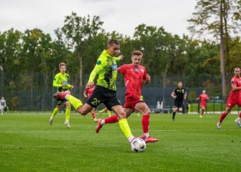 ВІДЕО. Вибив у свого воротаря. Неймовірний автогол у чемпіонаті України