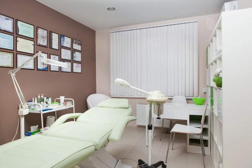 купити косметологічний візок