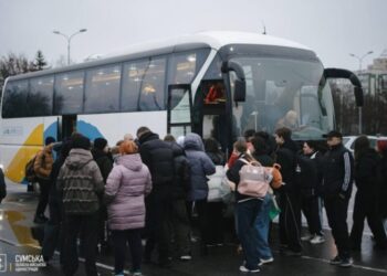20 дітей із Сумщини вирушили на двотижневий відпочинок до В’єтнаму + Фото