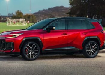 Новий гібридний Toyota RAV4 виявився дешевшим за минуле покоління