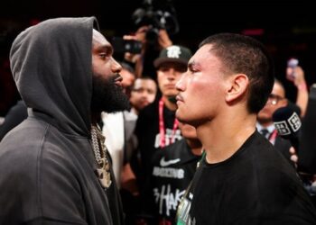 Енніс просить Ортіса не тягти розмову про бій і перейти до його організації