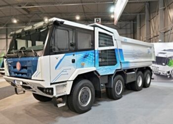 Чеська Tatra випустила свій перший електричний самоскид 8×8 (ФОТО)
