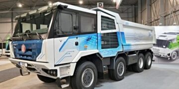 Чеська Tatra випустила свій перший електричний самоскид 8×8 (ФОТО)