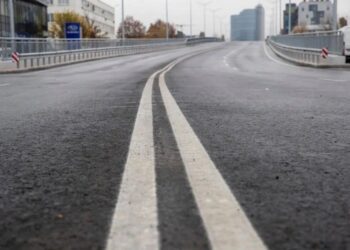 Автомобілістам в радість: відкрили рух новим мостом в Києві