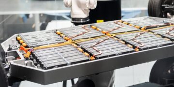 Скільки реально “живе” батарея електромобіля