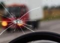 Штрафи за тріщини на склі: що потрібно знати українським водіям
