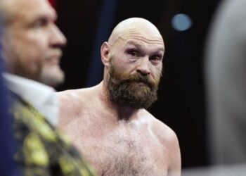 Стало відомо, хто спробує переконати Ф’юрі провести поєдинок з Джошуа