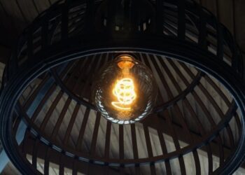 У Сумах залишається знеструмленою частина міста після ворожої атаки, — СМВА