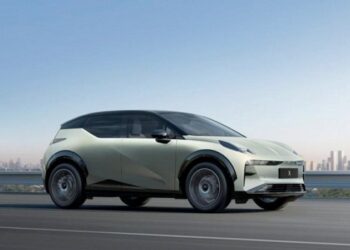 Швидкий, технологічний і недорогий: Geely показала оновлений Zeekr X (ФОТО)