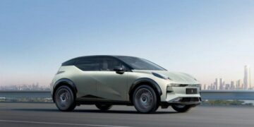 Швидкий, технологічний і недорогий: Geely показала оновлений Zeekr X (ФОТО)