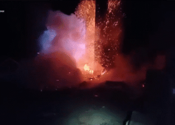 Ворог атакував сільськогосподарське підприємство у Лебединській громаді: виникла пожежа