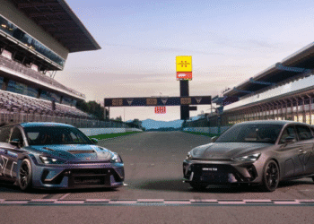 Із треку — на дорогу: CUPRA перетворила гоночне авто на серійну модель (ФОТО)