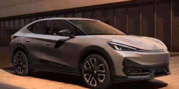 Електромобілі знову обійшли бензинові авто за продажами в Україні